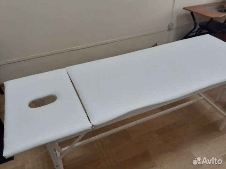 Массажная кушетка с вырезом