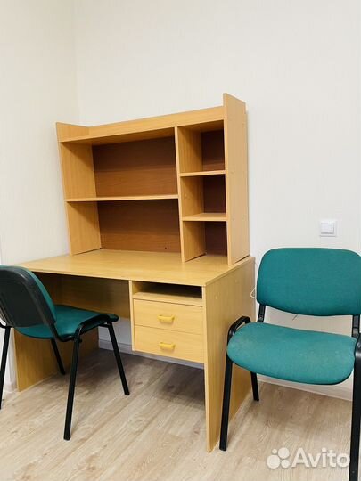 Стол письменный с полкой