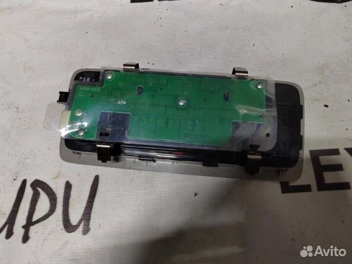 Светильник салона Lexus Rx4 Rx200T Rx300 Rx350