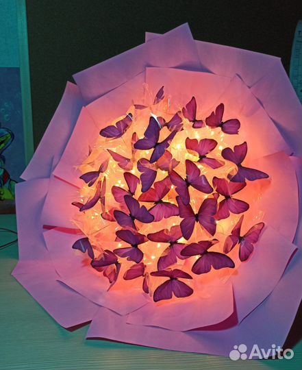 Букет из бабочек с гипсофилами