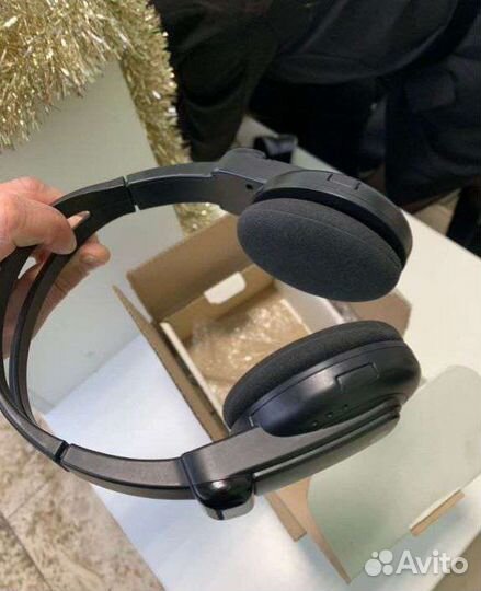 Беспроводные наушники Range Rover