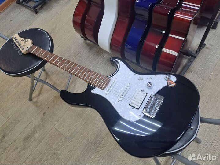 Электрогитара стратокастер чёрная Cort G250