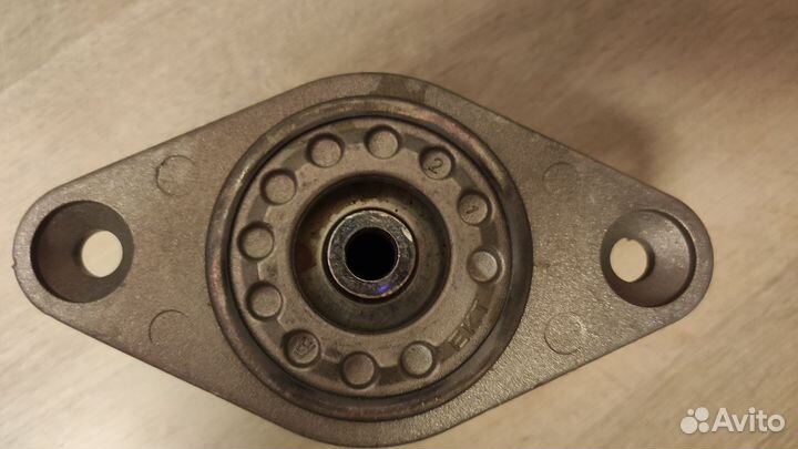 Опора заднего амортизатора Lemforder 2693401