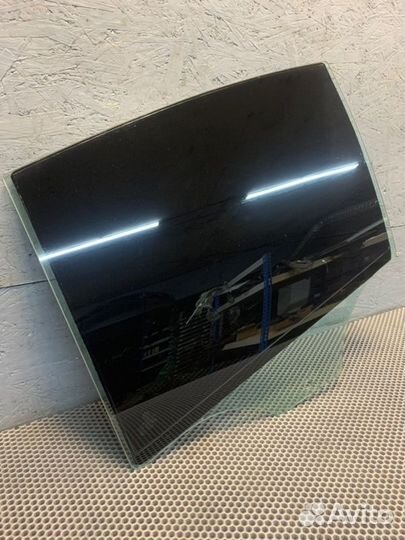 Стекло двери заднее левое Bmw 550Ix F10 N63 2010