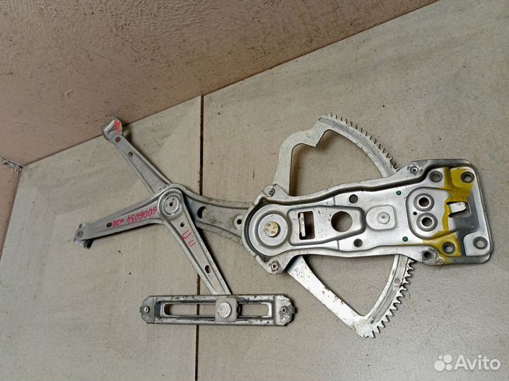 Стеклоподъемник электрический передний правый