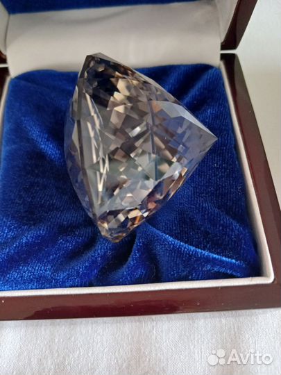 Кварц 568 карат (горный хрусталь)