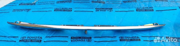 Молдинг багажника Lexus LS Оригинал бу 2012-2017
