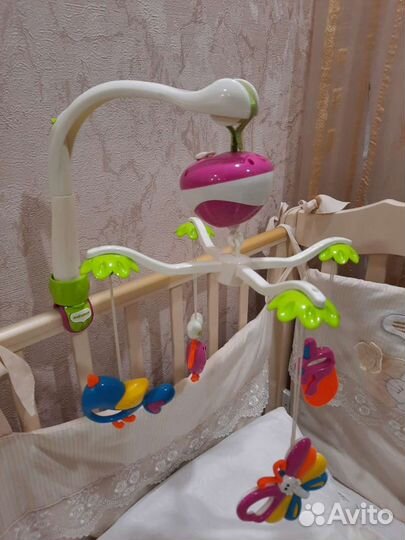 Музыкальный мобиль на кроватку
