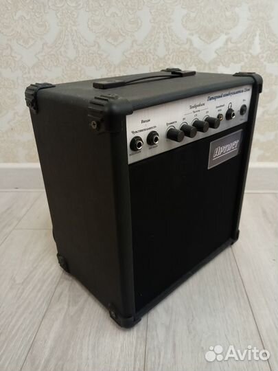 Гитарный комбоусилитель Артист 25 ватт