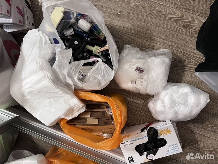 Маникюрные и педикюрные принадлежности