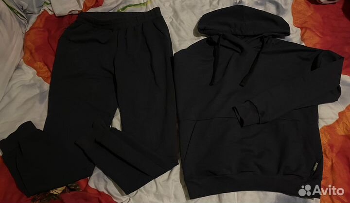 Спортивный костюм женский