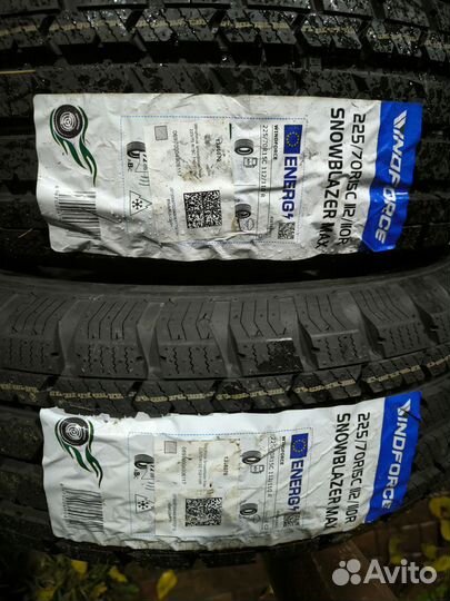 Windforce Snowblazer Max 225/70 R15C 112R