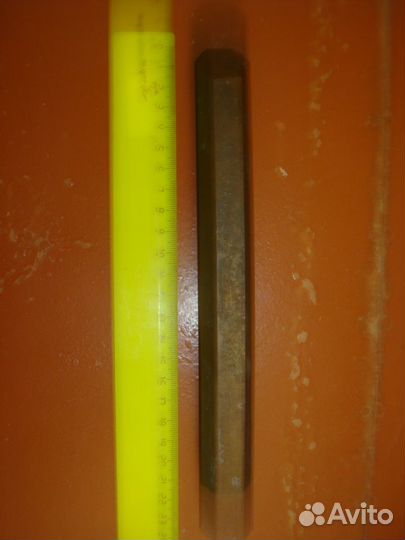 Бронзовый шестигранник