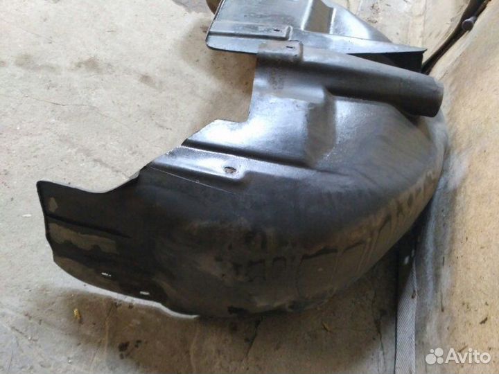 Подкрылок задний левый Volkswagen Passat B5