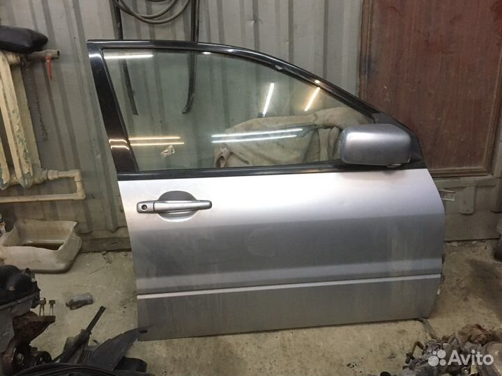 Дверь передняя правая на mitsubishi lancer 9