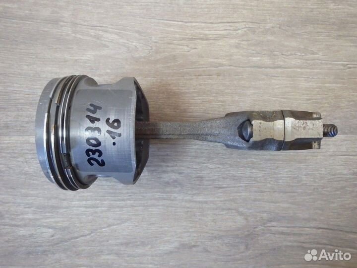 Поршень с шатуном 2110