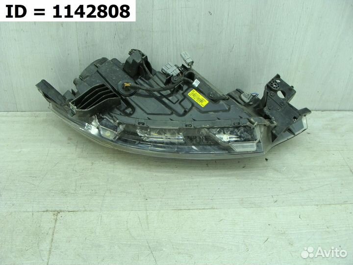 Фара левая Mitsubishi Outlander