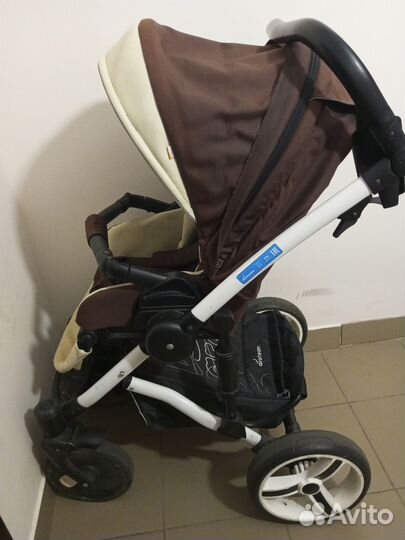 Продам прогулочную коляску