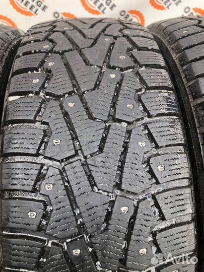 Pirelli Winter Ice Zero 215/65 R17