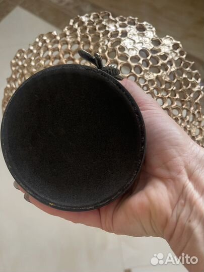 Ваза для фруктов на ножке