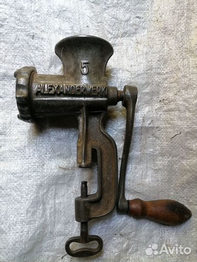 Старинная мясорубка