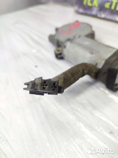 Моторчик привода люка Volvo S60