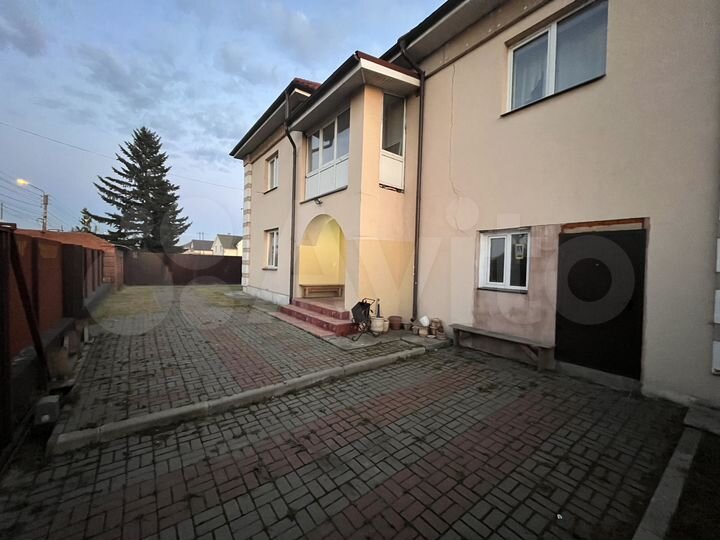 Универсальный участок с постройками 1293 м²