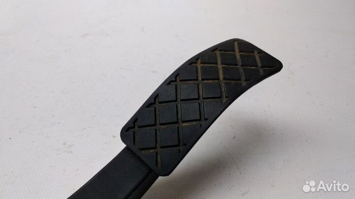 Педаль газа Audi A4 B8 2.0 2008