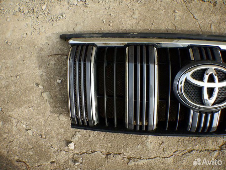 Решетка радиатора Toyota Land Cruiser Prado 150
