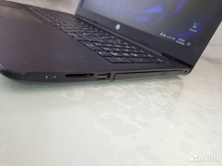 Ноутбук HP на 1000 гигабайт, 8гб озу, i3-5005u