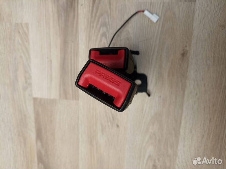 Замок ремня безопасности задний BMW X3 G01 2018