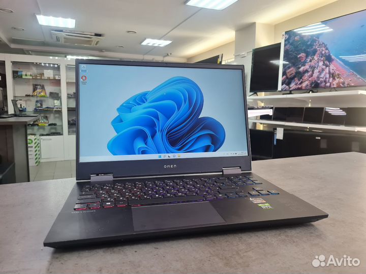 HP Omen R7 4800/16GB/RTX 2060/512GB SSD