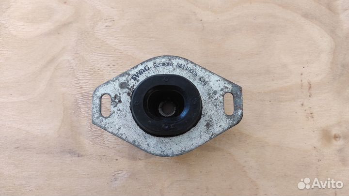 Опора двигателя Swag 64130006