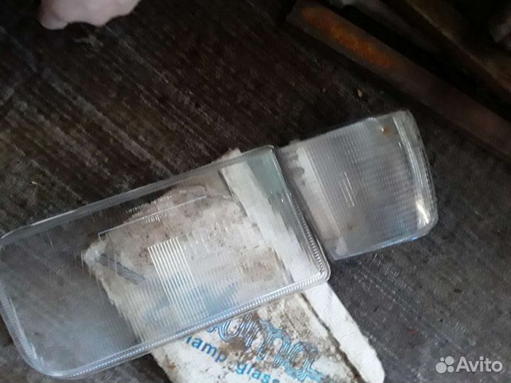 Стекло правой фары фольсваген пассат б3