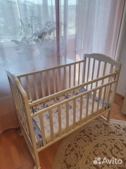 Детская кроватка