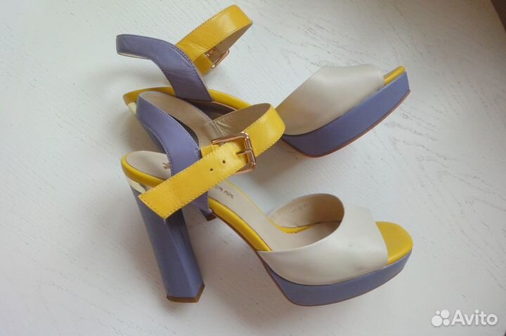 Босоножки натуральная кожа 39