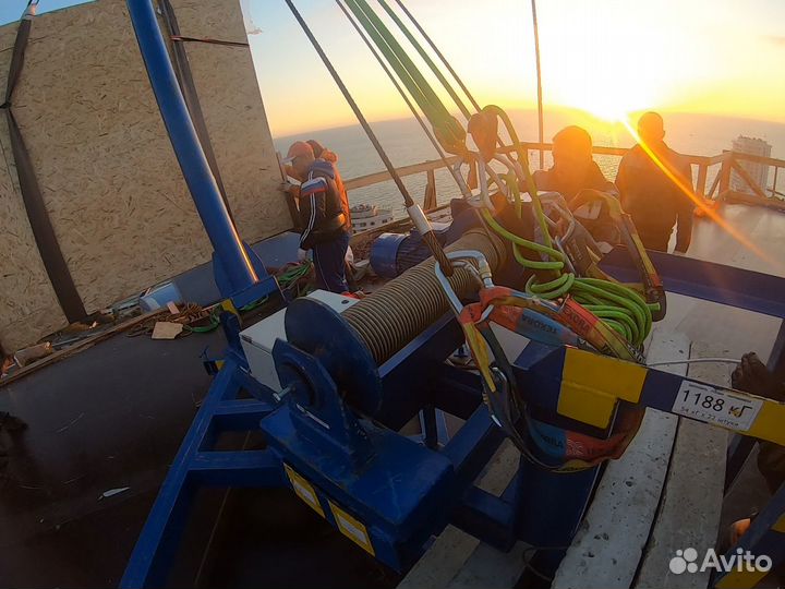 Аренда крана Пионер. Кран на крышу