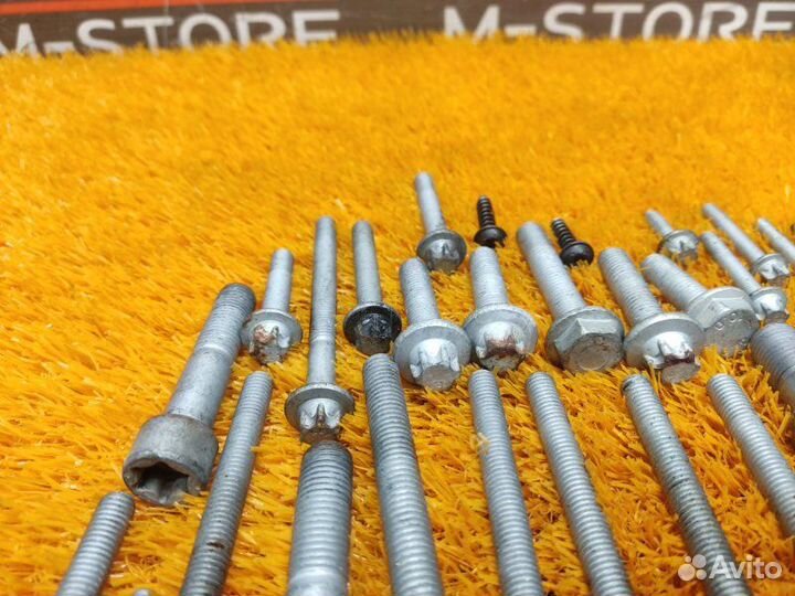 Болты и гайки двс Mercedes-Benz C-Class W204