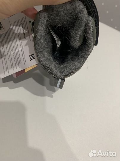 Продам новые ботинки осенние на мальчика