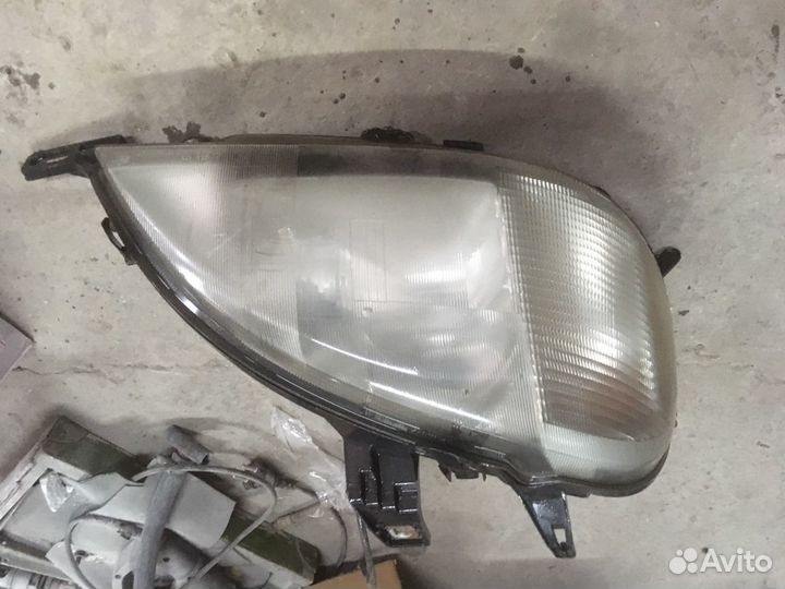 Мерседес мл 163 фара правая Б/У