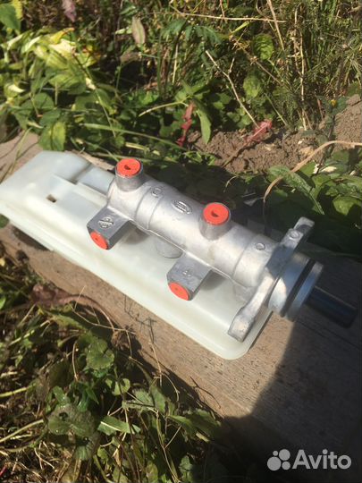 Главный тормозной цилиндр hyndai grand stafex, H1