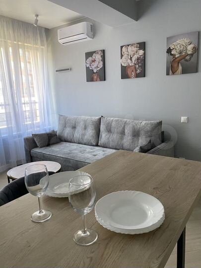 2-к. квартира, 43 м², 8/13 эт.