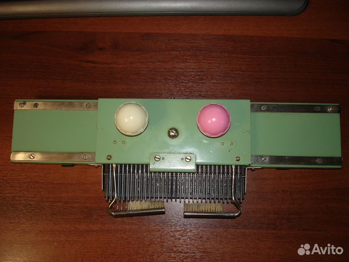 Продам вязальную машину 