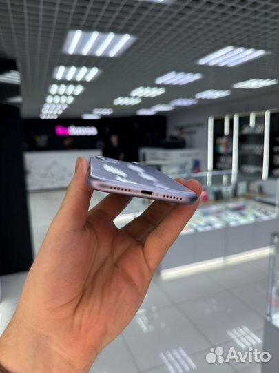 iPhone 11, 256 ГБ