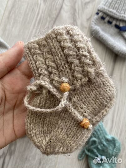Вязанные носочки на малыша
