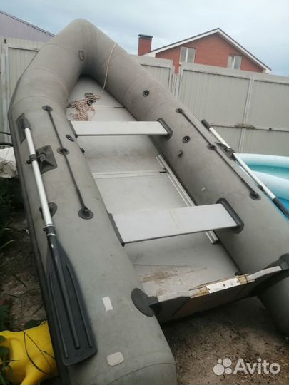 Лодка с мотором