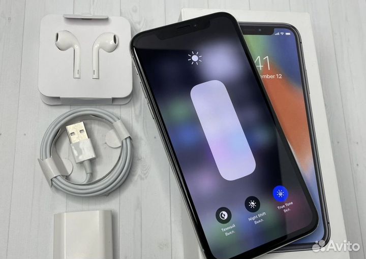 iPhone X, 64 ГБ