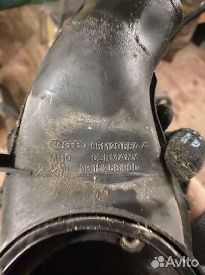 Воздухозаборник Volkswagen Passat (B3) 1988-1993