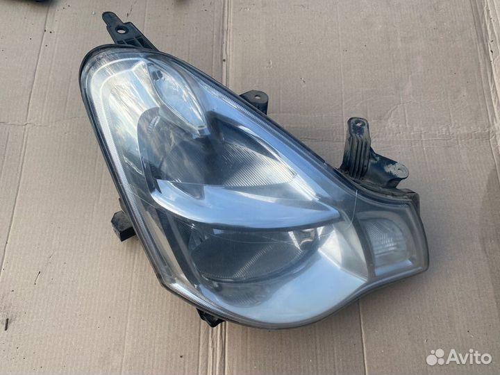 Фара передняя правая Nissan Almera G15