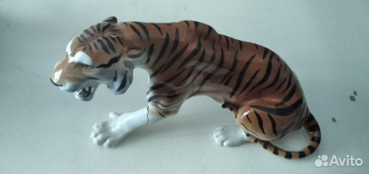 Тигр фарфоровый